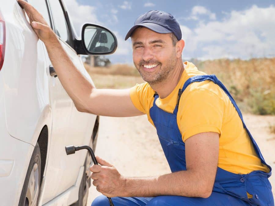 Top Features To Look For In A Roadside Assistance Services Provider